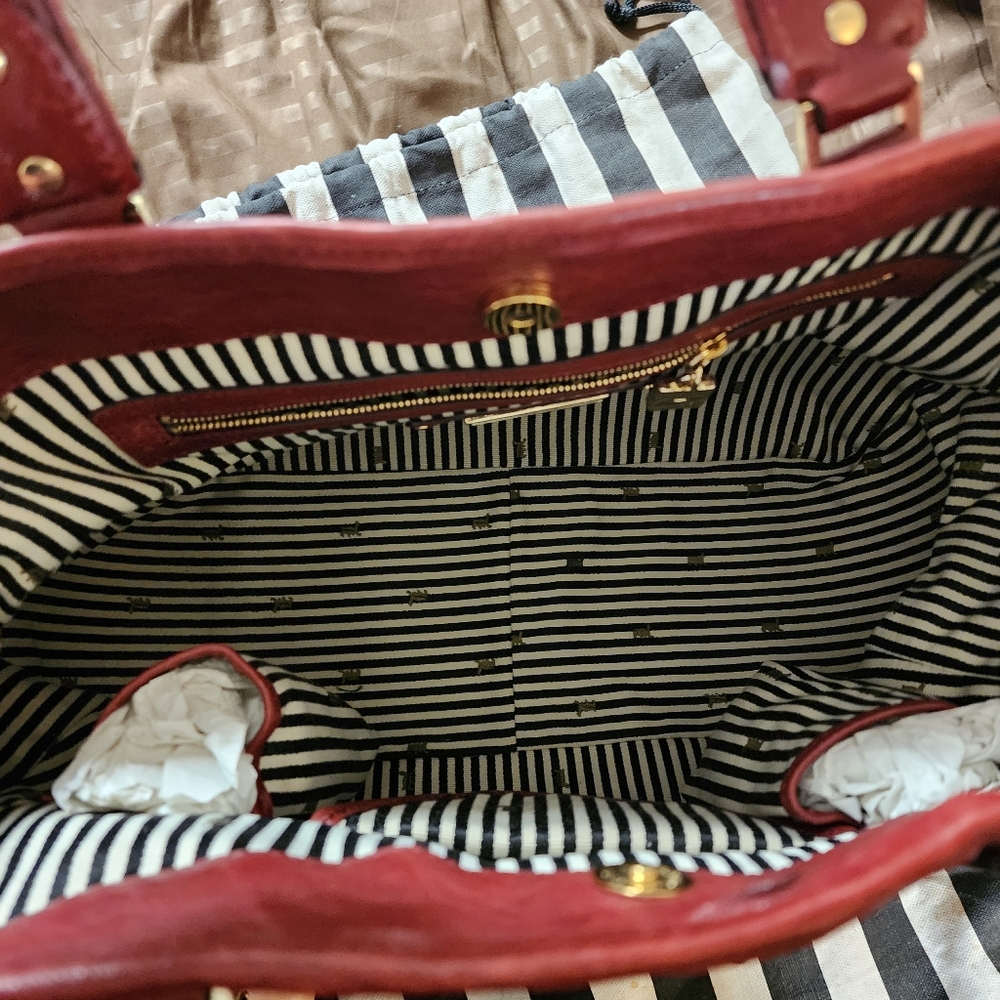 Lamb Tote w/ wallet - Picture 2 of 6